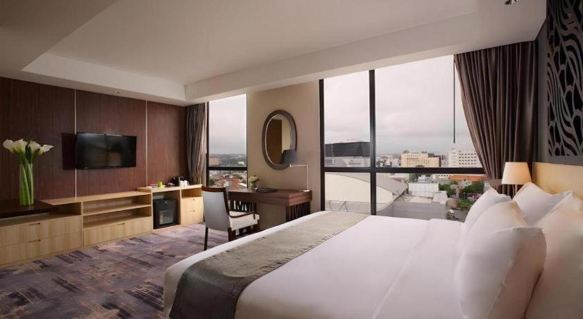 Hotel Grandhika Pemuda Semarang Exterior foto