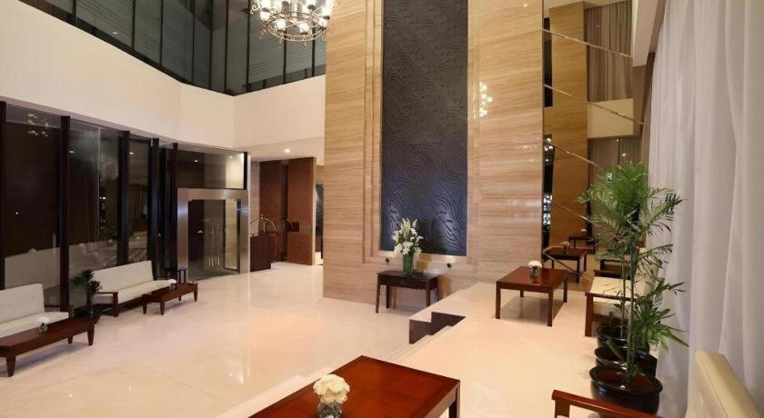 Hotel Grandhika Pemuda Semarang Exterior foto