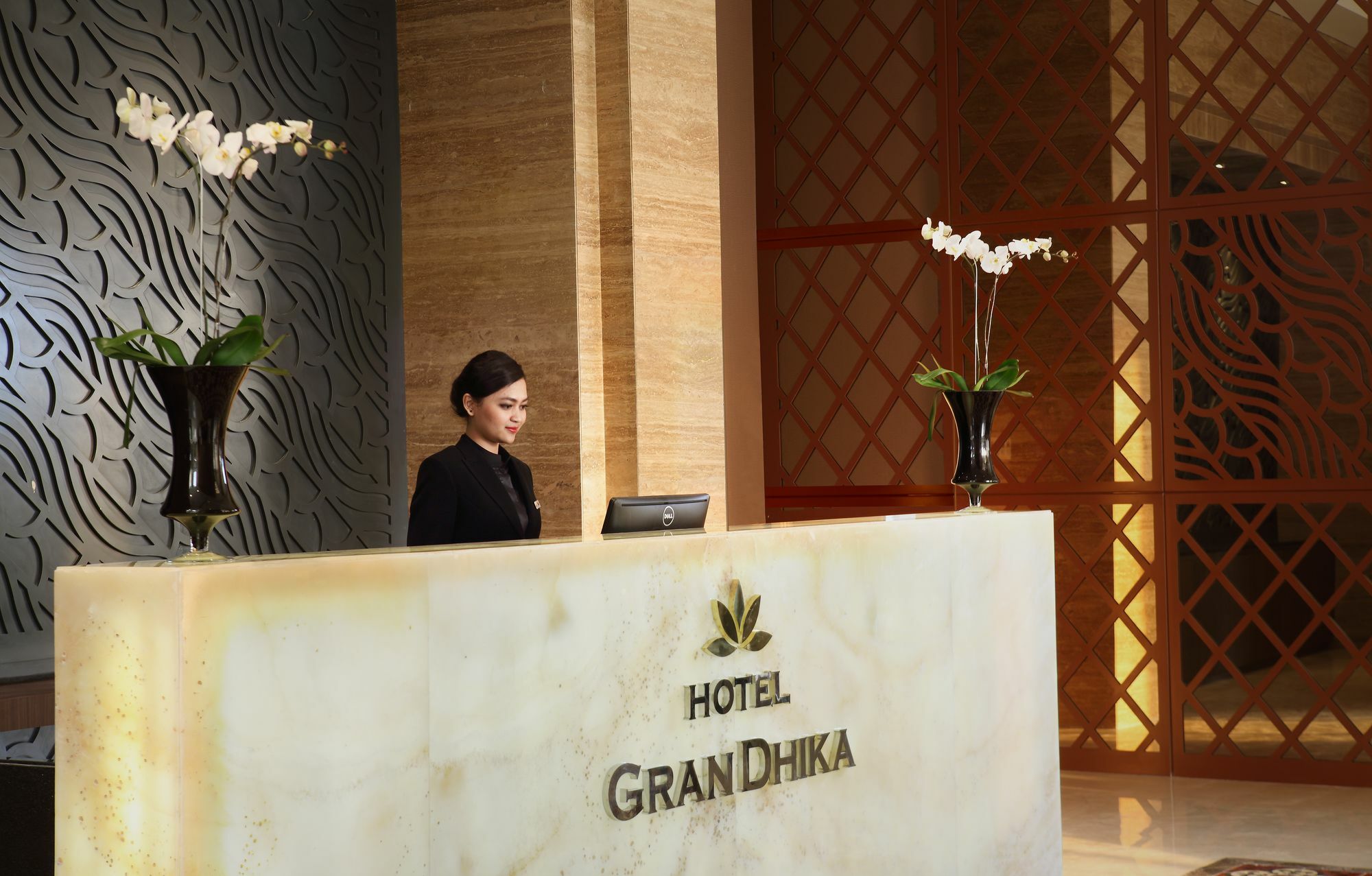 Hotel Grandhika Pemuda Semarang Exterior foto